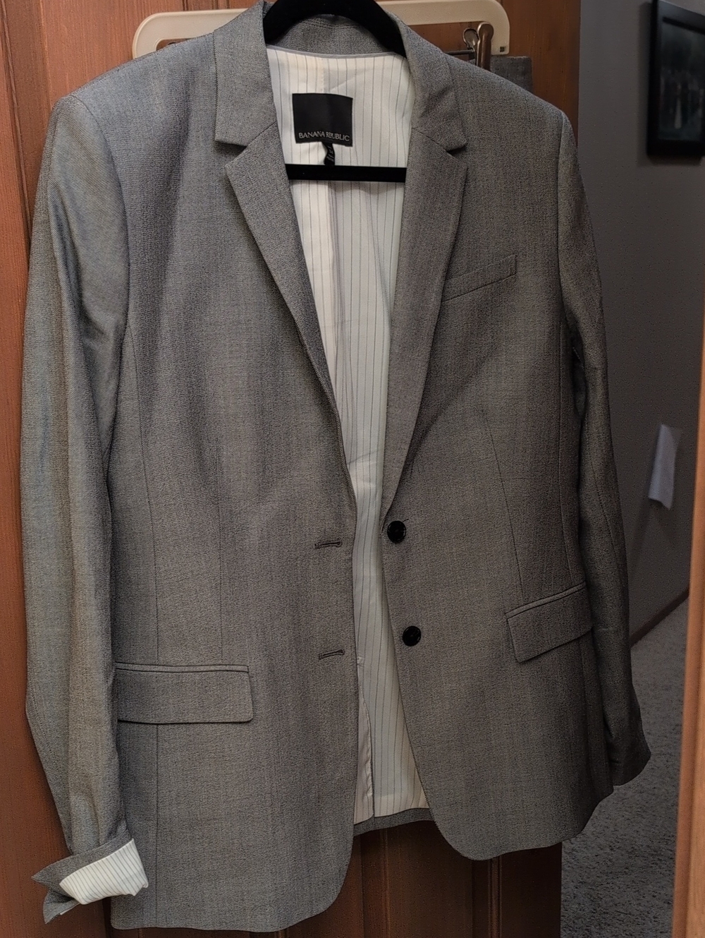Banana Republic Gray Two-Button Women’s Suit W/Pencil Skirt